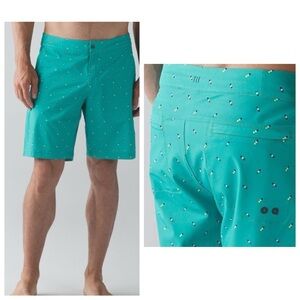 Lululemon men’s board shorts teal print 32